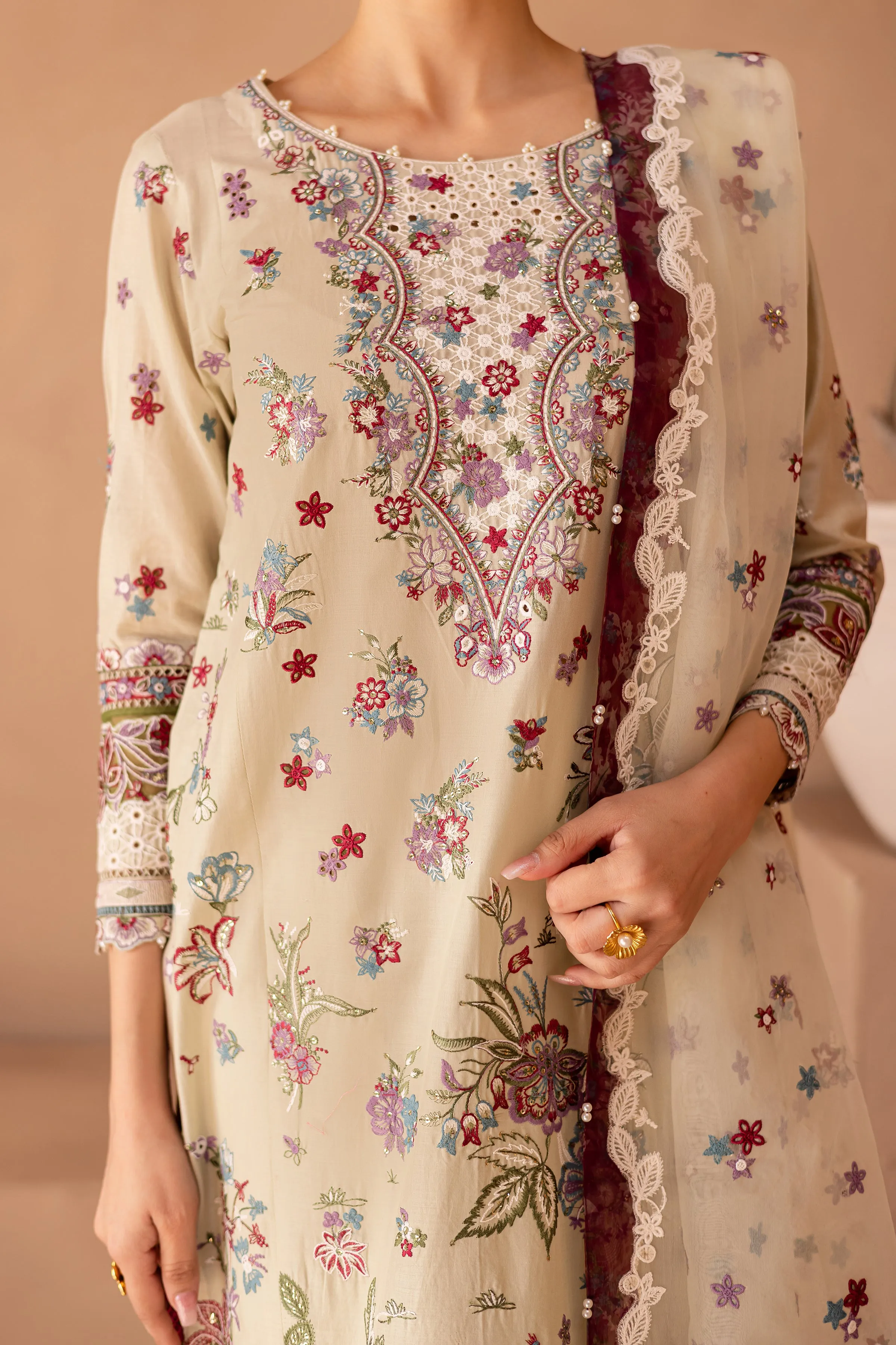 Amiraa 3Pc - Embroidered Luxe Pret