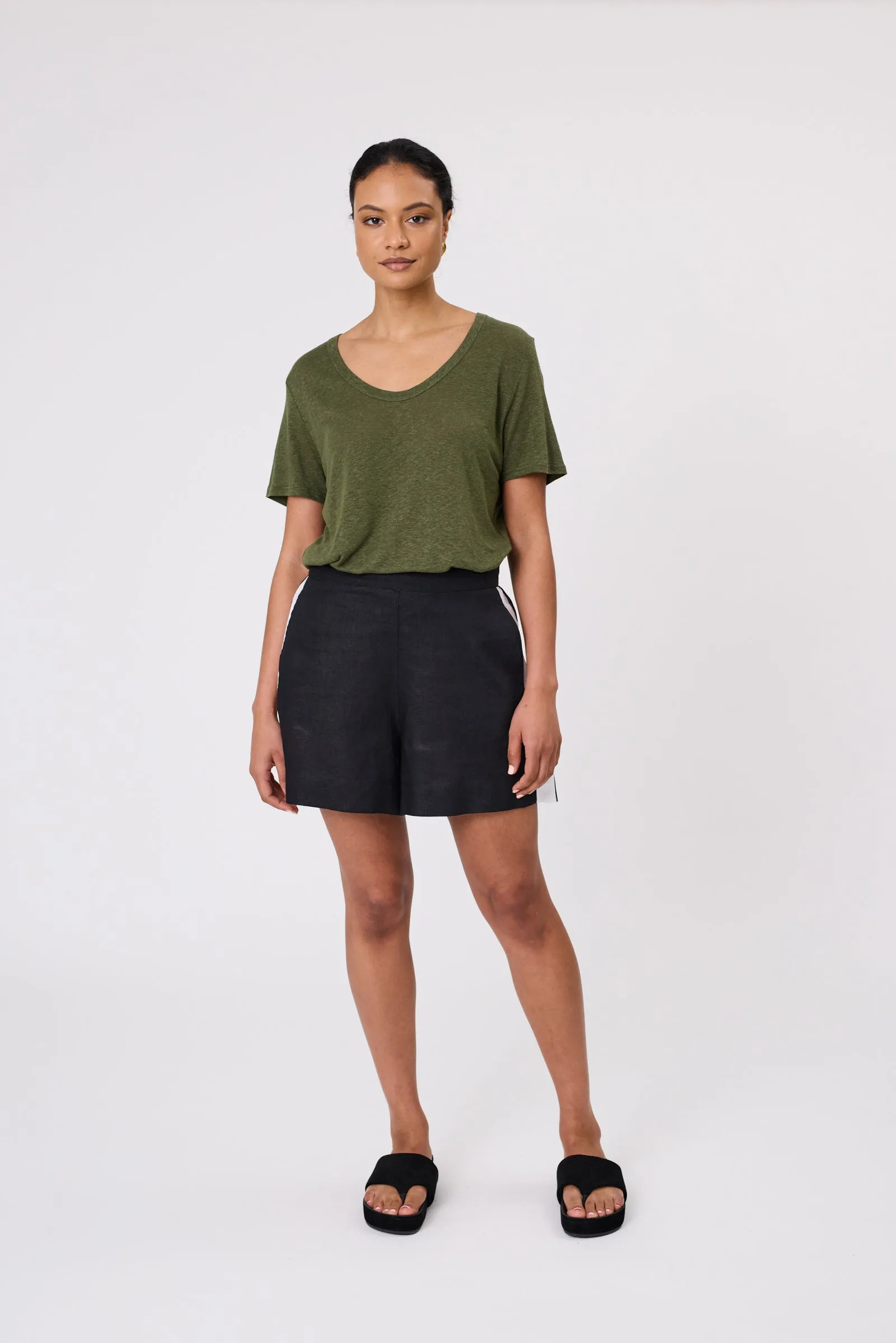 Barcelona Linen Short - Black/Ivory