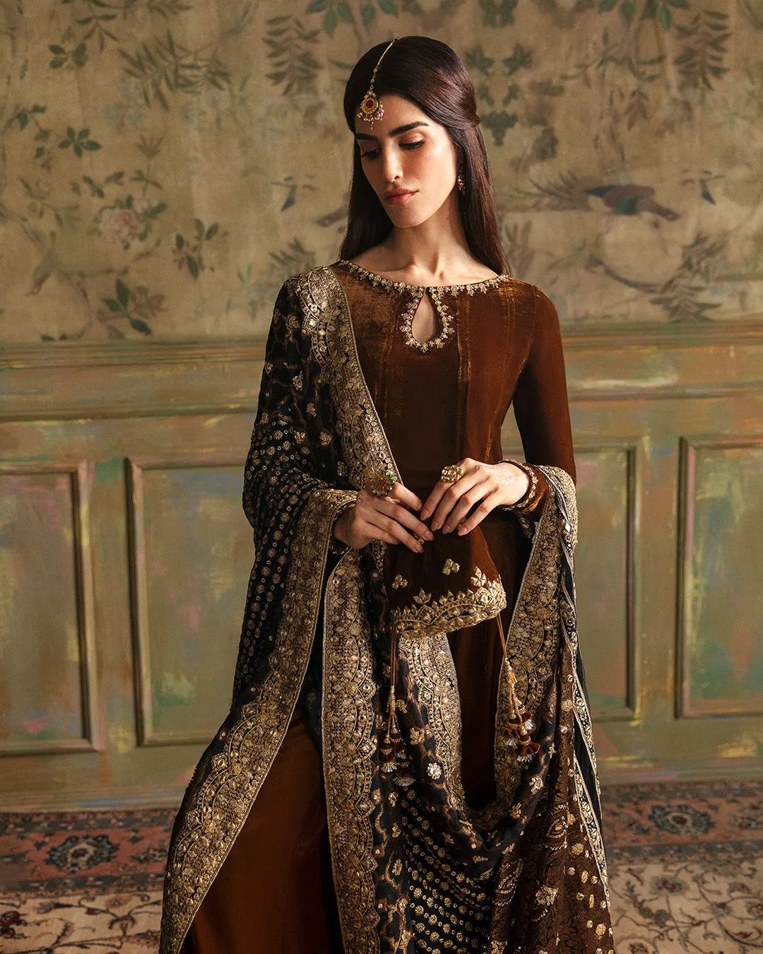 Faiza Saqlain | Manaar - Velvet Collection '23 | RITAAN