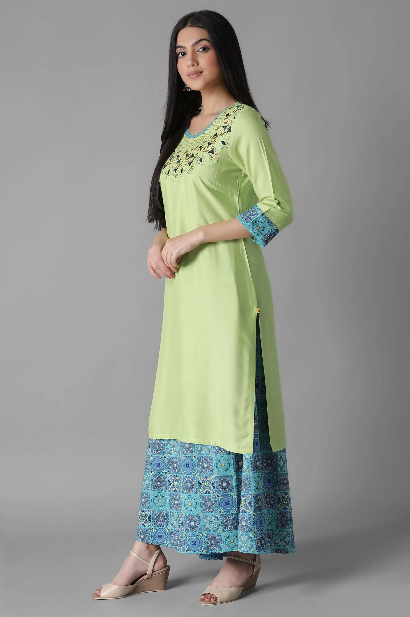 Green Embroidered Solid kurta Culottes Set