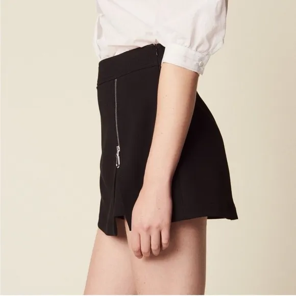 Sandro - women’s black Mini Skort side Zipper short pants size L / 8