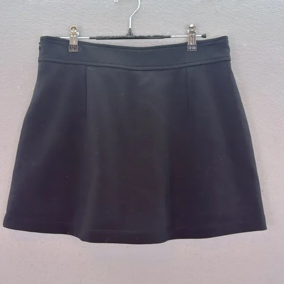 Sandro - women’s black Mini Skort side Zipper short pants size L / 8