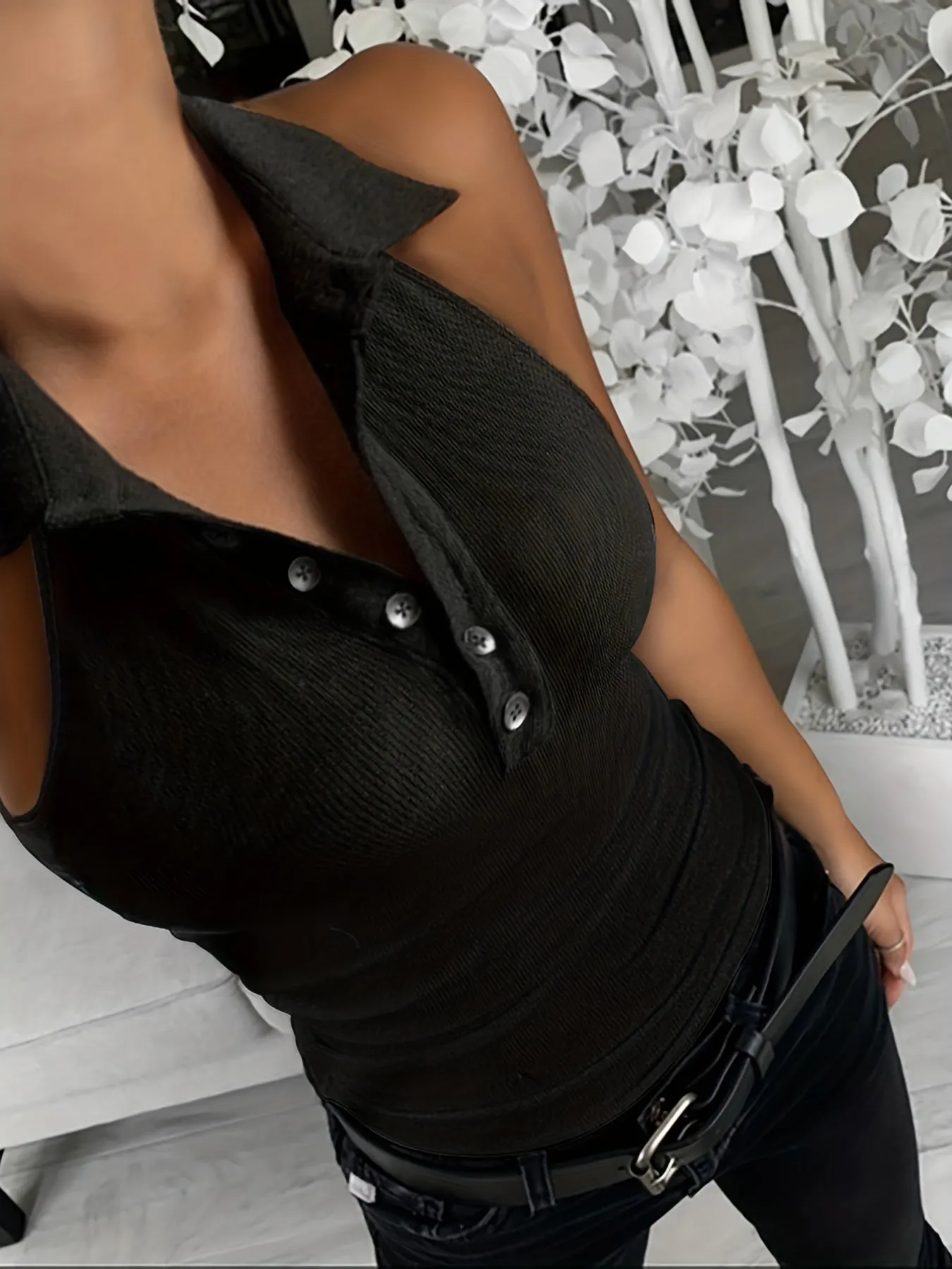 Sleeveless Knit Tank Top with Lapel Collar & Button Detail – Casual & Chic