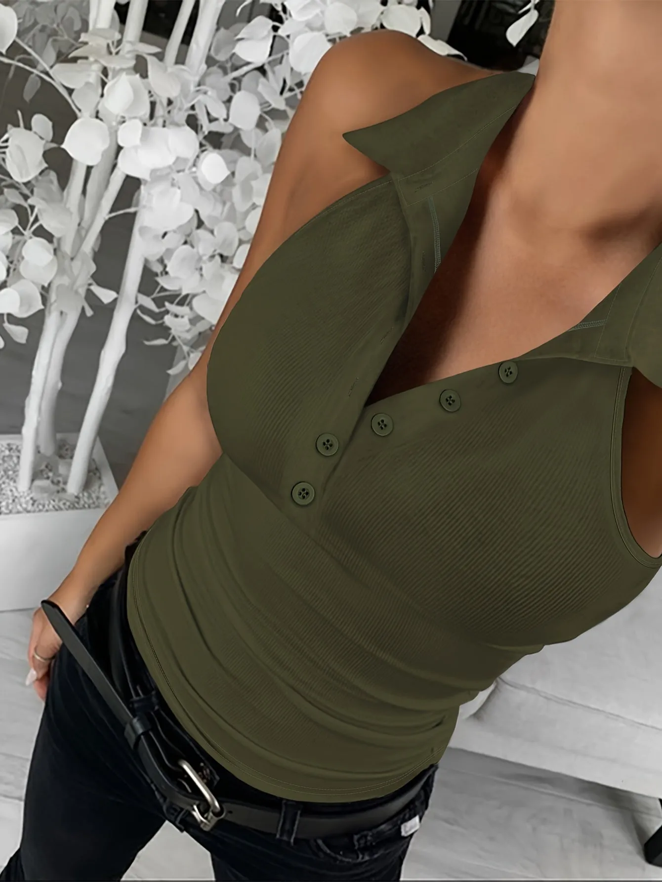 Sleeveless Knit Tank Top with Lapel Collar & Button Detail – Casual & Chic
