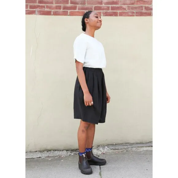 Uzi NYC Black Linen Pleat Shorts sz S