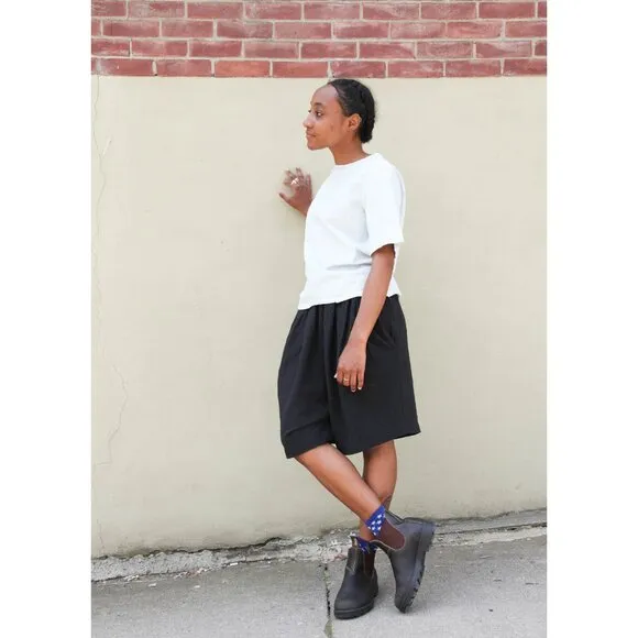 Uzi NYC Black Linen Pleat Shorts sz S