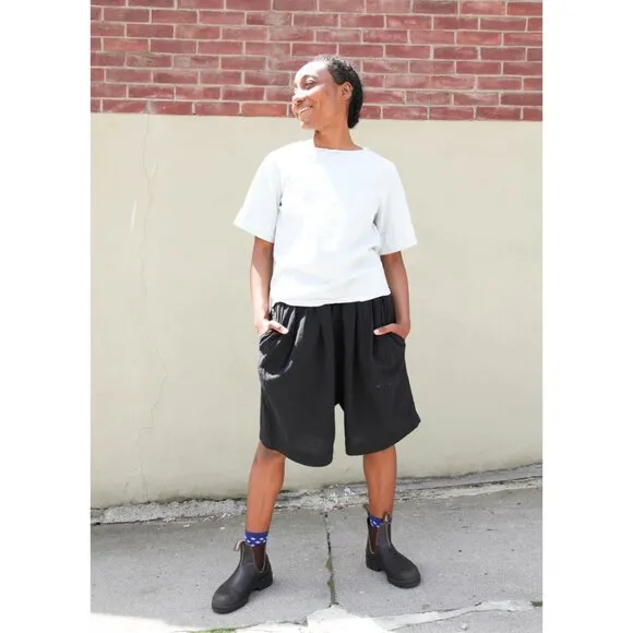 Uzi NYC Black Linen Pleat Shorts sz S