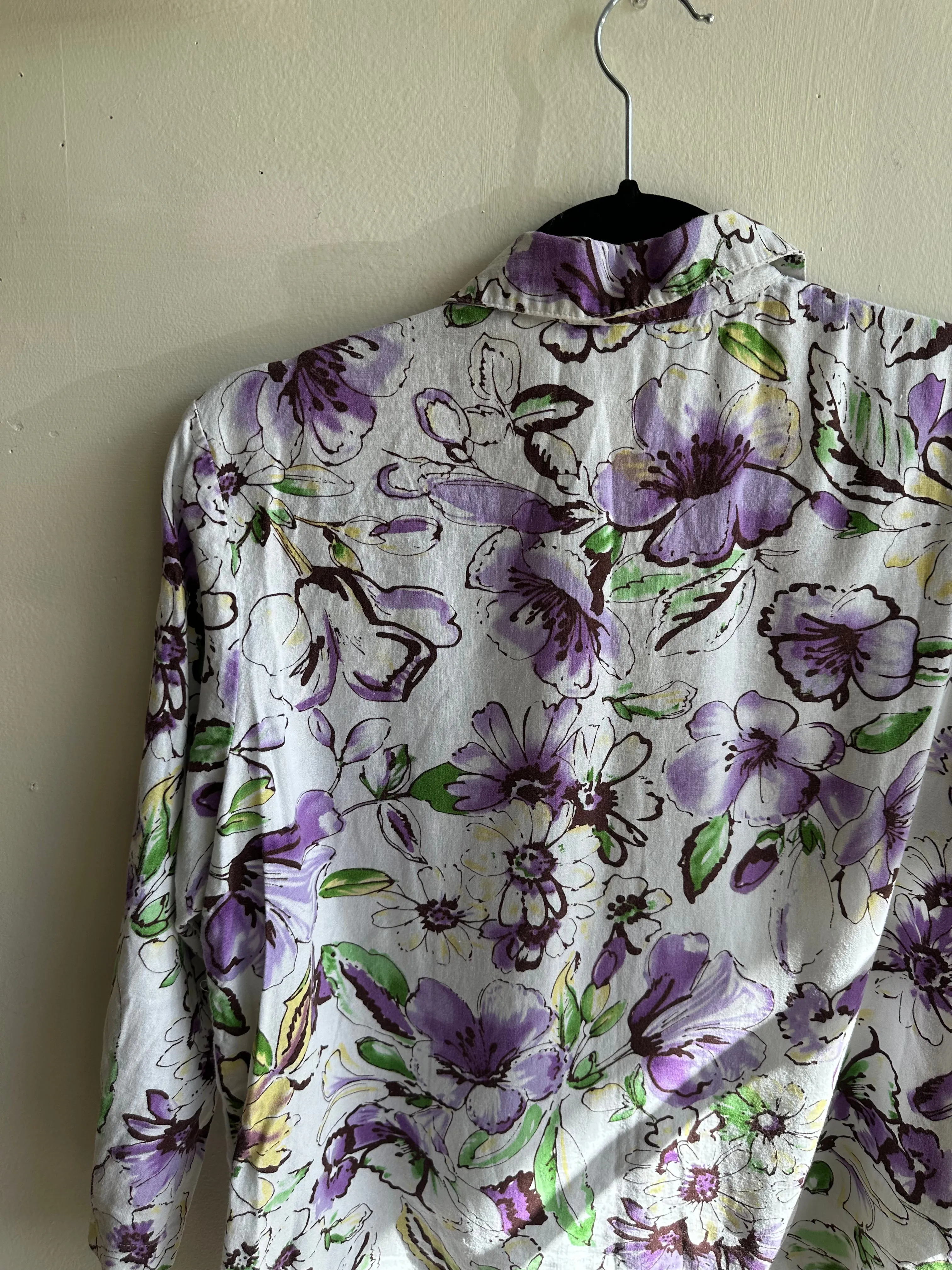 Vintage Linen Purple   White Button Up Top | Size Medium